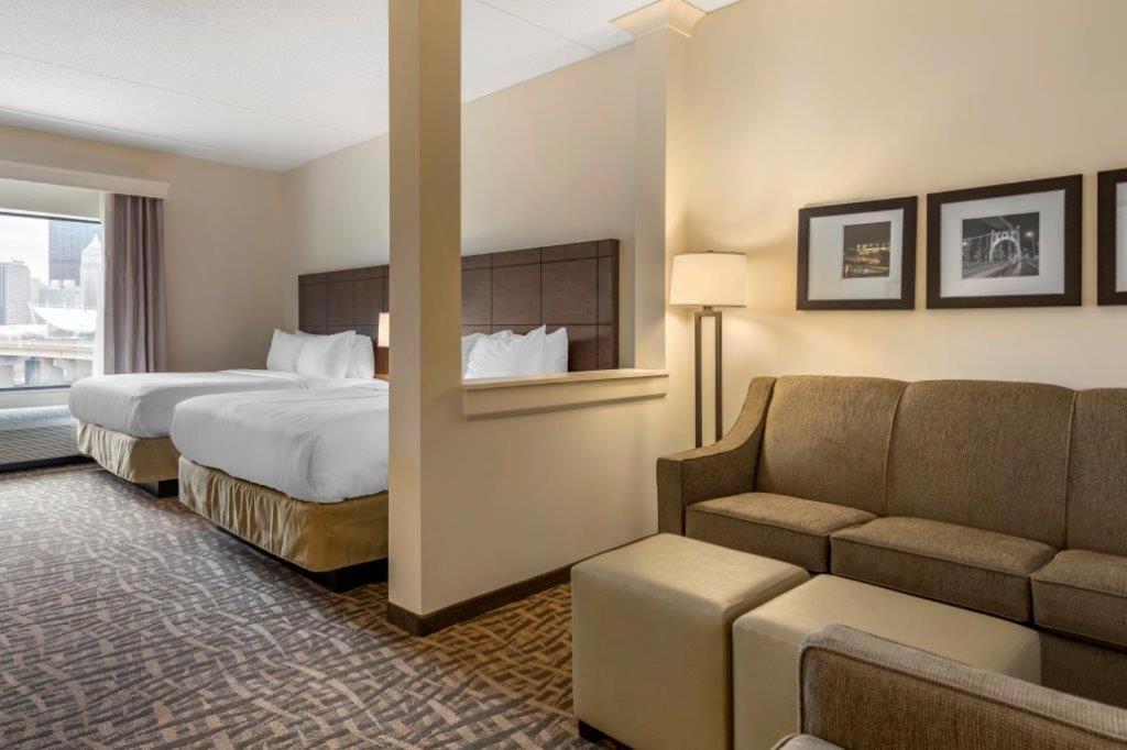 Comfort Inn & Suites Pittsburgh-Northshore Экстерьер фото