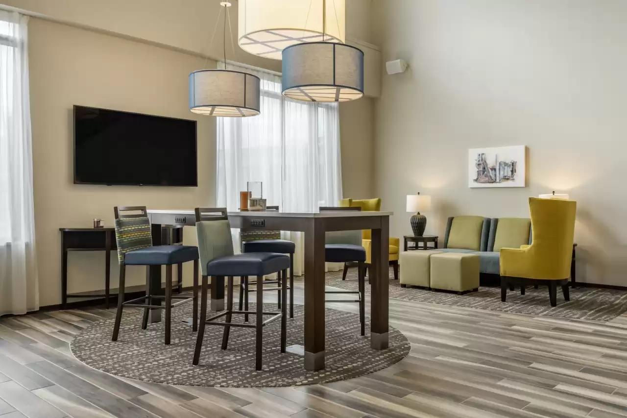 Comfort Inn & Suites Pittsburgh-Northshore Экстерьер фото