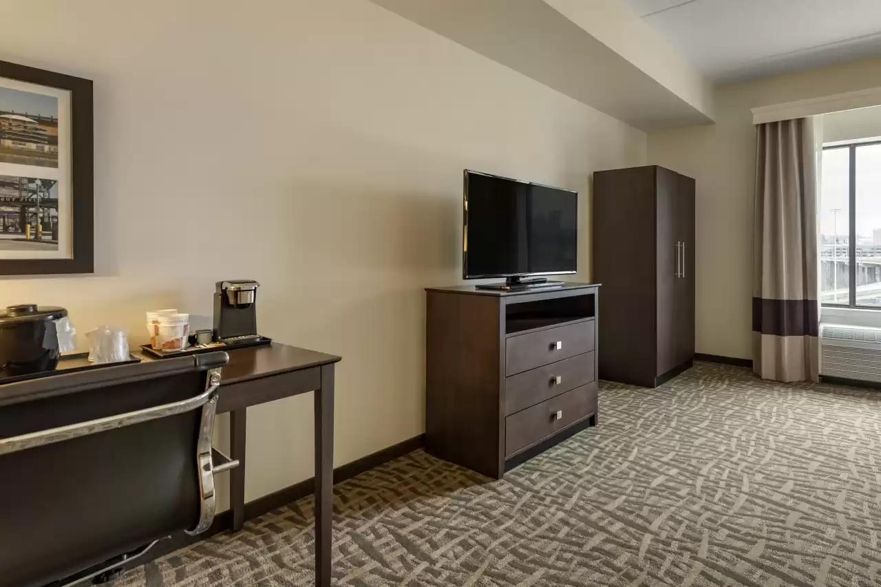 Comfort Inn & Suites Pittsburgh-Northshore Экстерьер фото