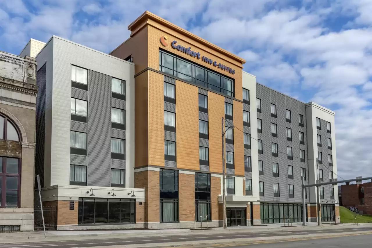 Comfort Inn & Suites Pittsburgh-Northshore Экстерьер фото